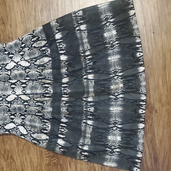 VINCE CAMUTO Snakeskin Fit N Flare Dress - 10 - Picture 3 of 8